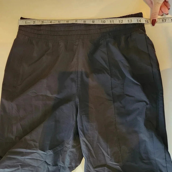 Lululemon Wide Leg Cropped Pants Womens Size 8 Black - Picture 6 of 8